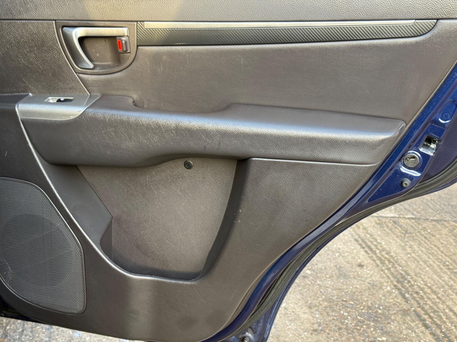 Used Hyundai Santa Fe 2010 for sale - 77310910: Photo 32