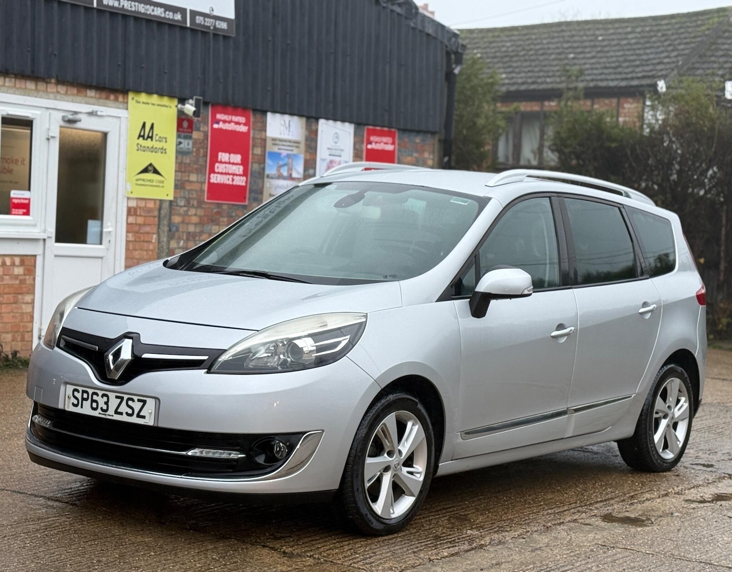 Used Renault Grand Scenic 2013 for sale - 76588746: Photo 5