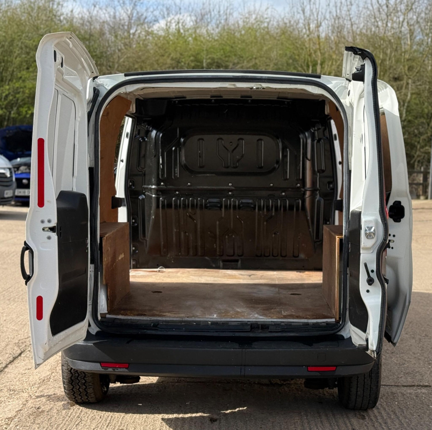 Used Vauxhall Combo 2017 for sale - 78084015: Photo 15