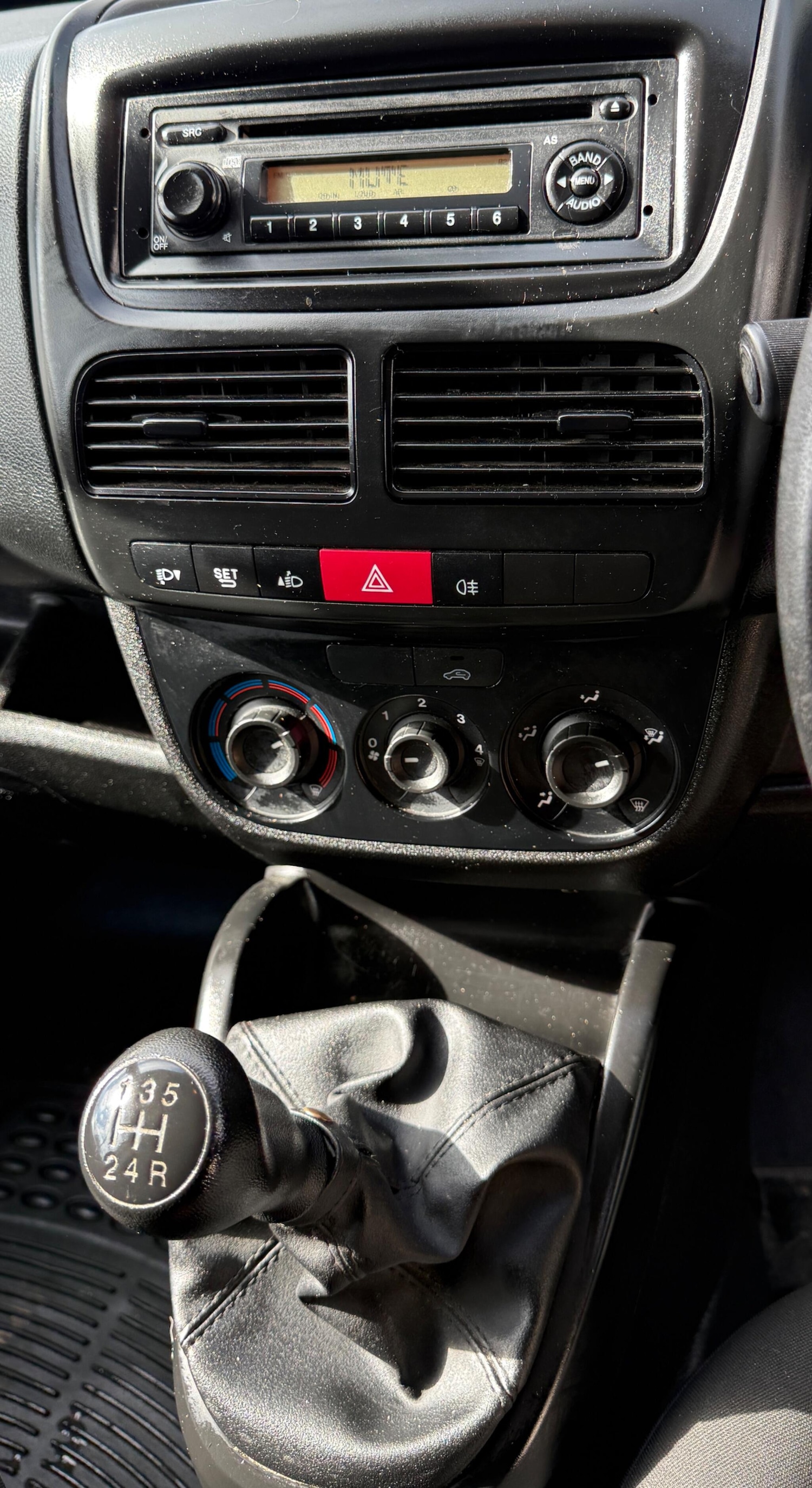 Used Vauxhall Combo 2017 for sale - 78084015: Photo 17