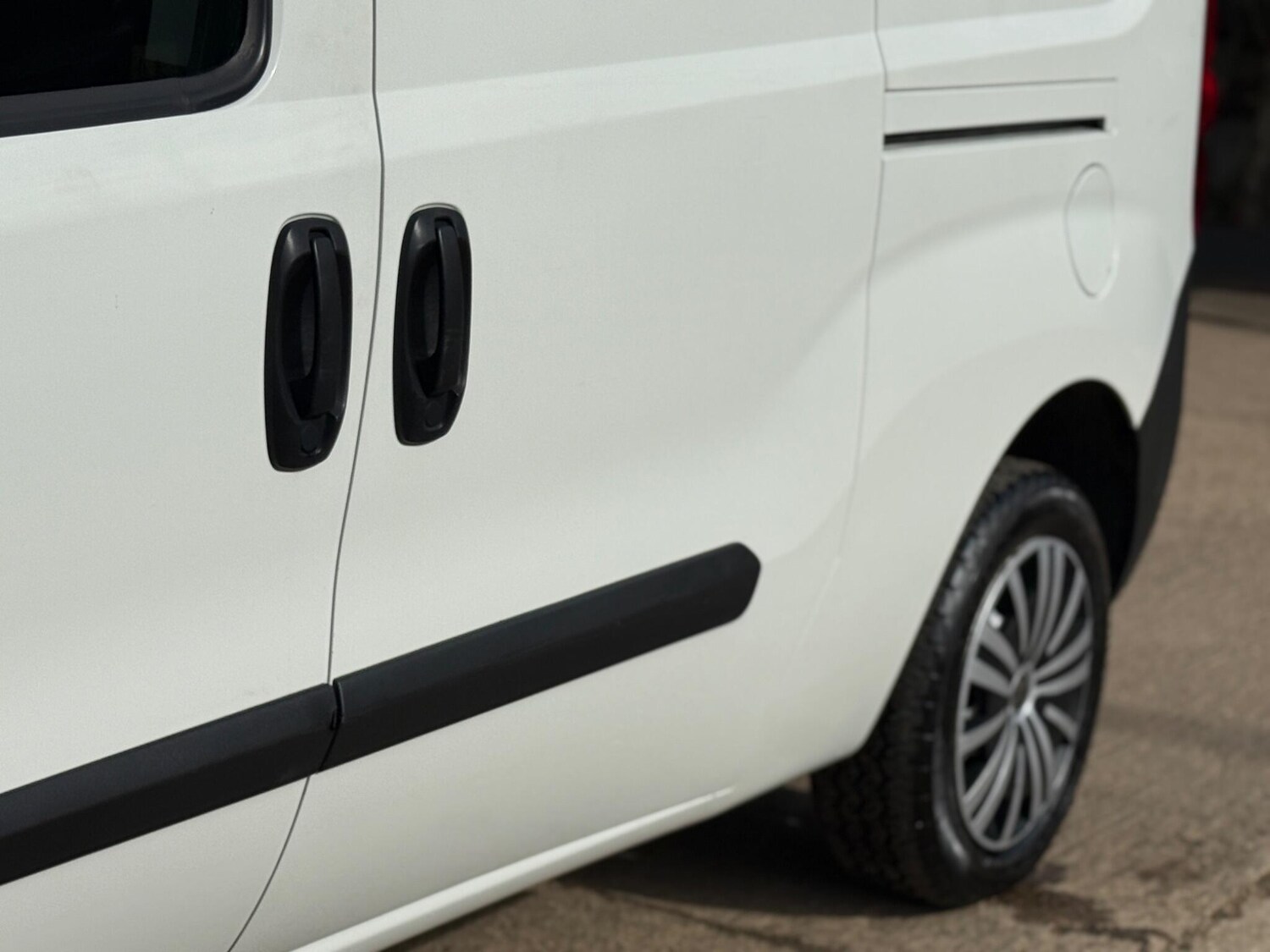 Used Vauxhall Combo 2017 for sale - 78084015: Photo 23