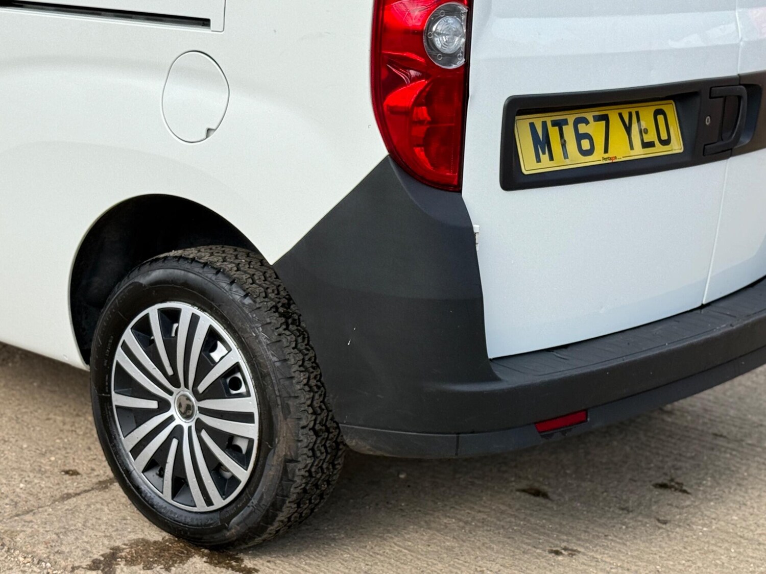 Used Vauxhall Combo 2017 for sale - 78084015: Photo 24