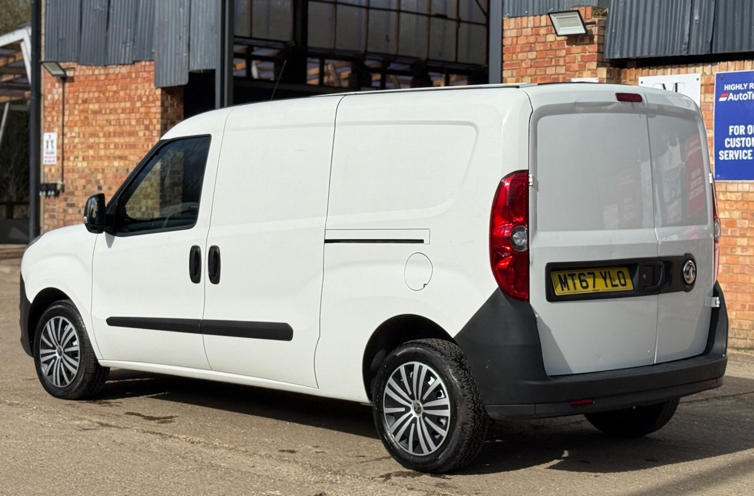 Used Vauxhall Combo 2017 for sale - 78084015: Photo 6