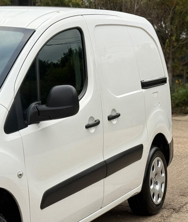 Used Peugeot Partner 2018 for sale - 76082429: Photo 17