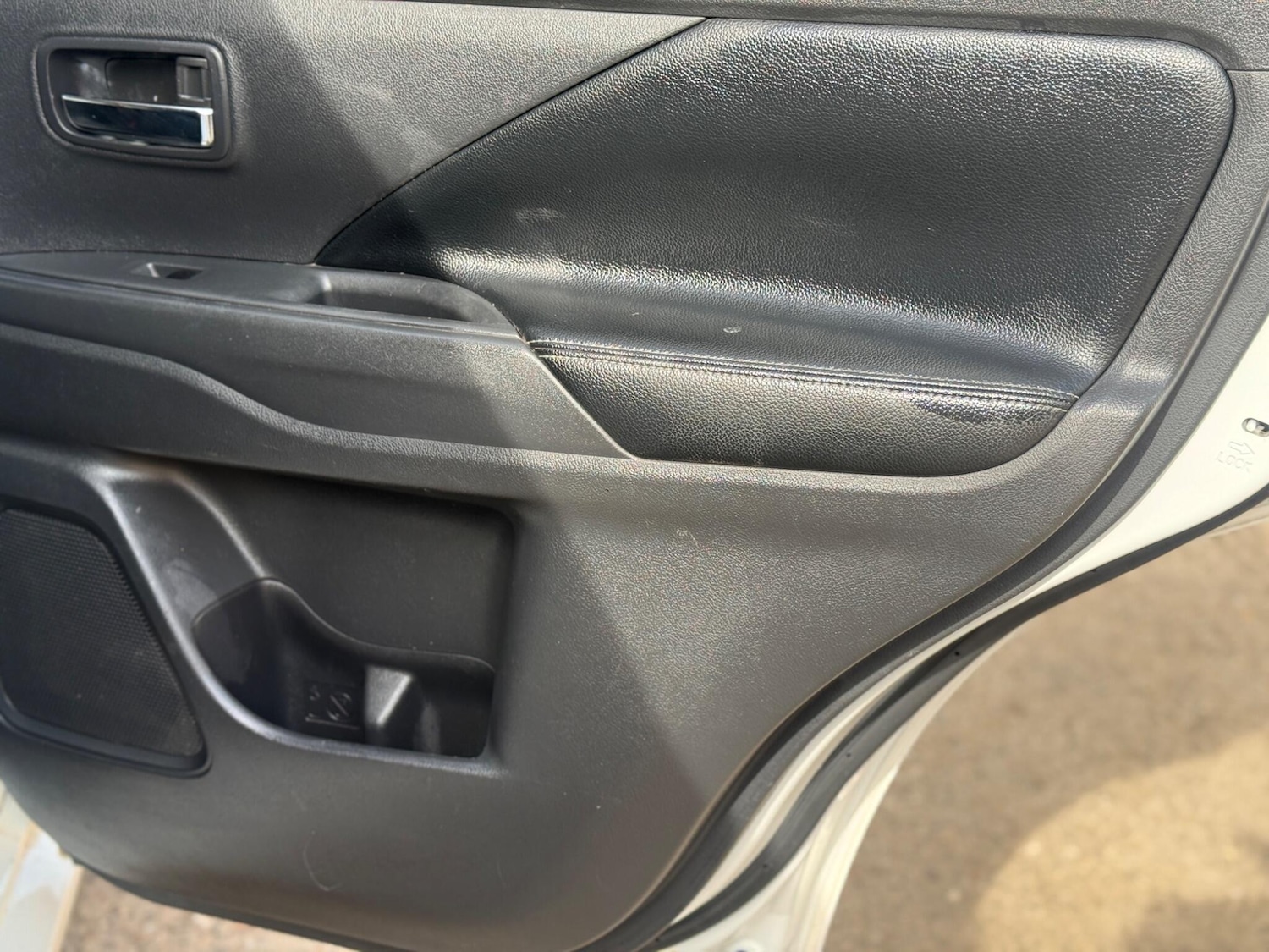 Used Mitsubishi Outlander 2014 for sale - 77408861: Photo 40