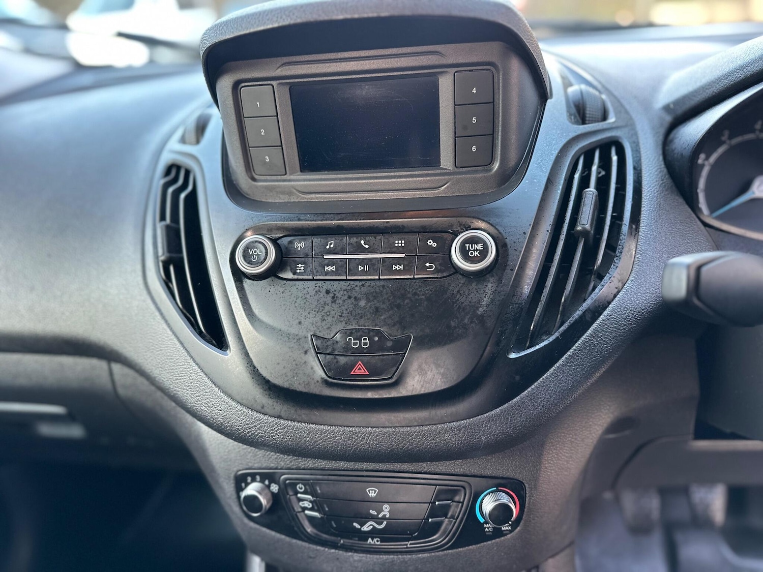 Used Ford Transit Courier 2020 for sale - 77603810: Photo 39