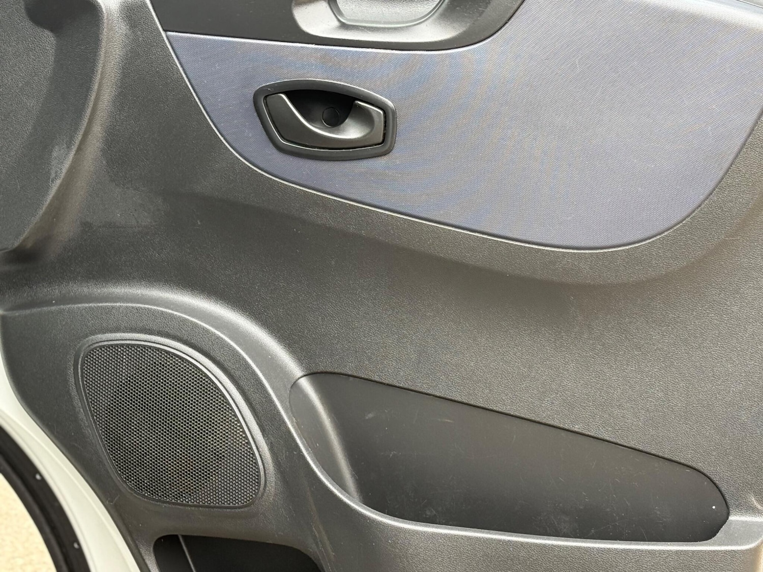 Used Vauxhall Vivaro 2016 for sale - 78168230: Photo 15