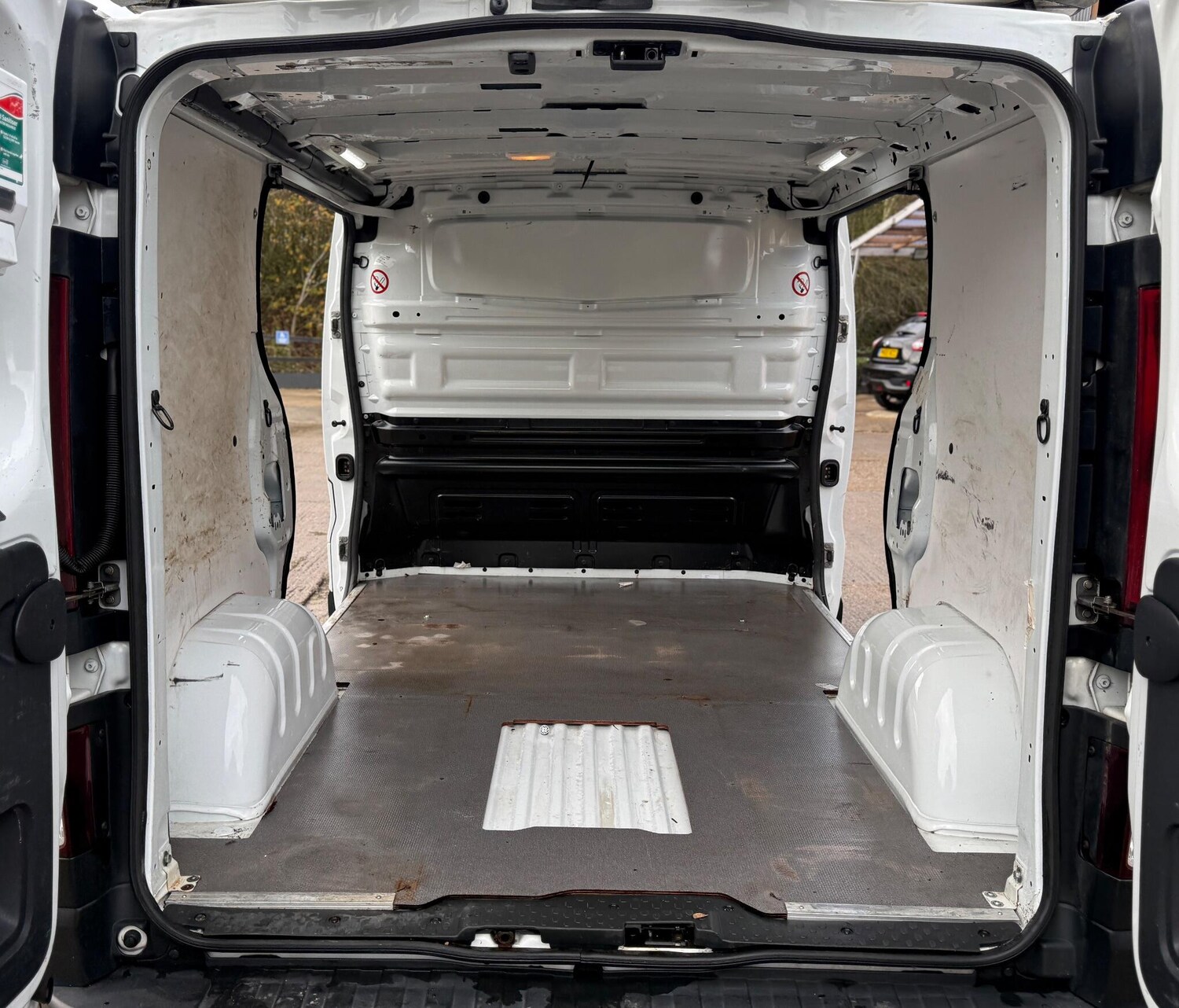 Used Vauxhall Vivaro 2016 for sale - 76490925: Photo 18