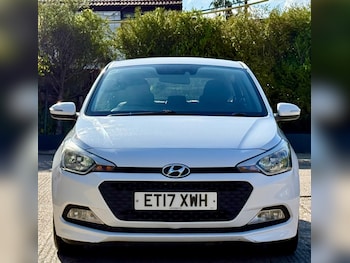 Used Hyundai i20 2017 for sale - 79445779: Photo