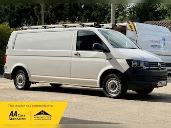 Used Volkswagen Transporter 2018 for sale - 79055080: Photo