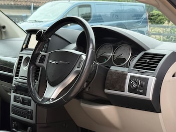 Used Chrysler Grand Voyager 2012 for sale - 79558601: Photo