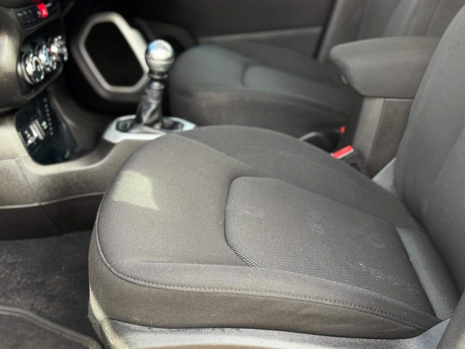 Used Jeep Renegade 2016 for sale - 76193861: Photo 34