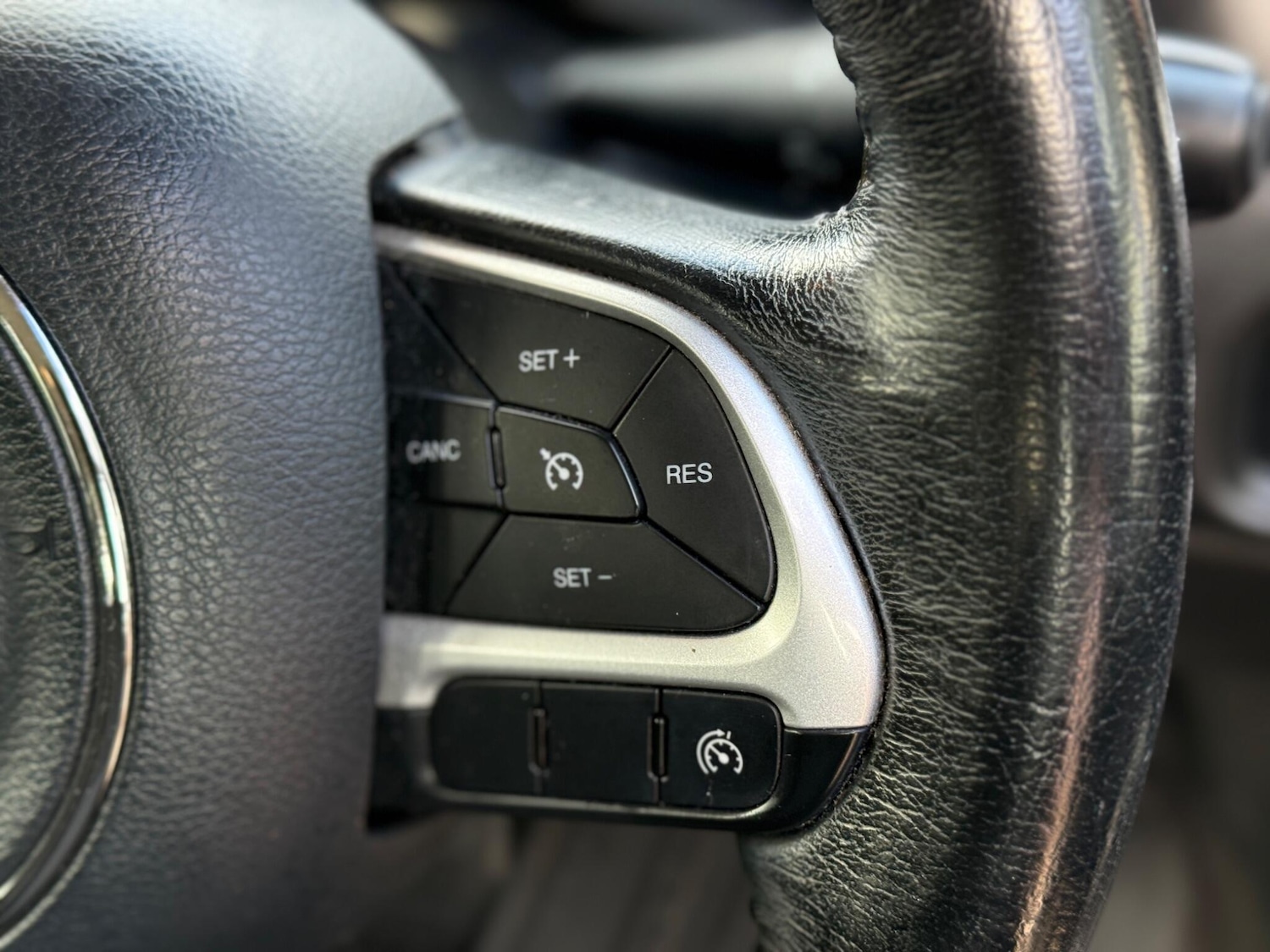 Used Jeep Renegade 2016 for sale - 76193861: Photo 41