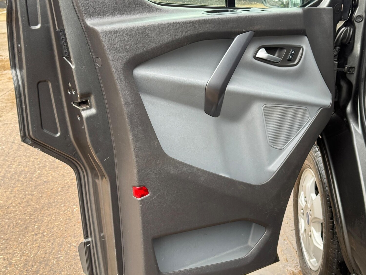 Used Ford Transit Custom 2017 for sale - 77542607: Photo 28