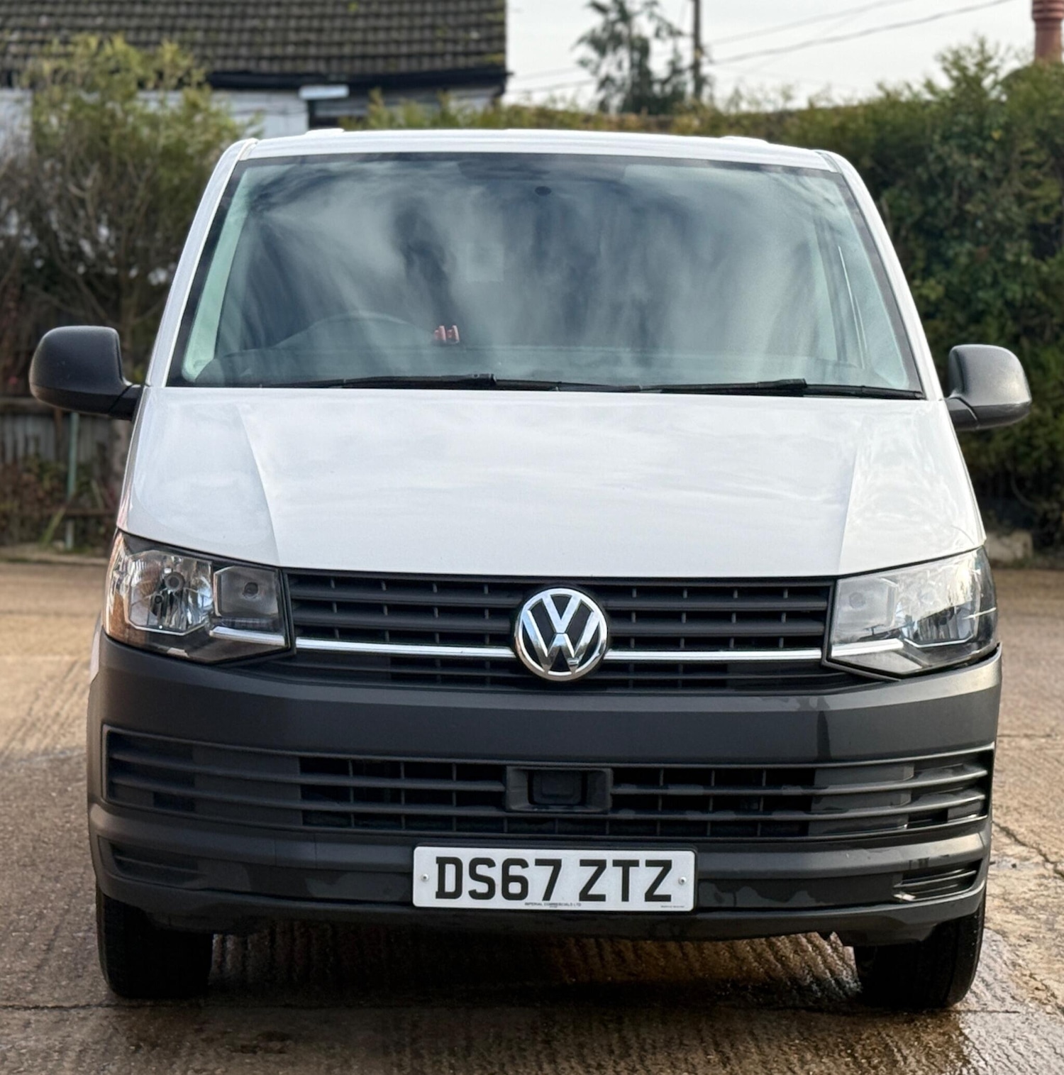 Used Volkswagen Transporter 2017 for sale - 76859374: Photo 1