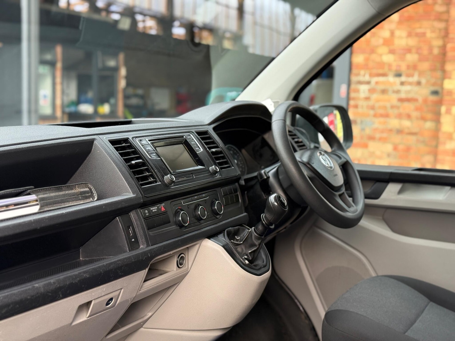 Used Volkswagen Transporter 2018 for sale - 77171404: Photo 15