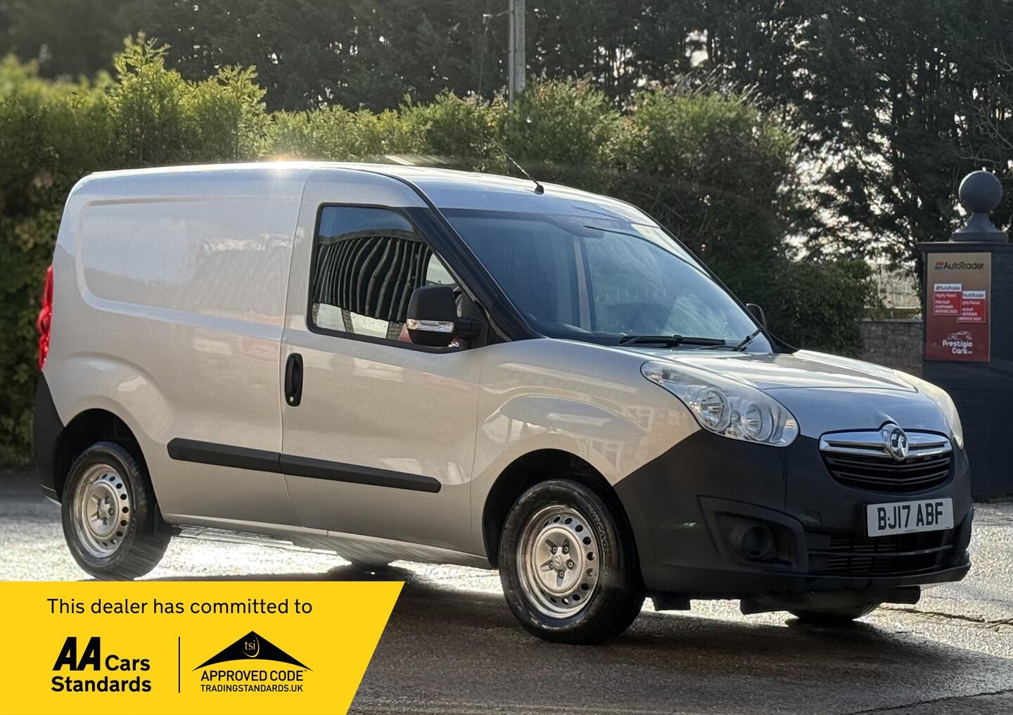 Used Vauxhall Combo 2017 for sale - 76565581: Photo 1