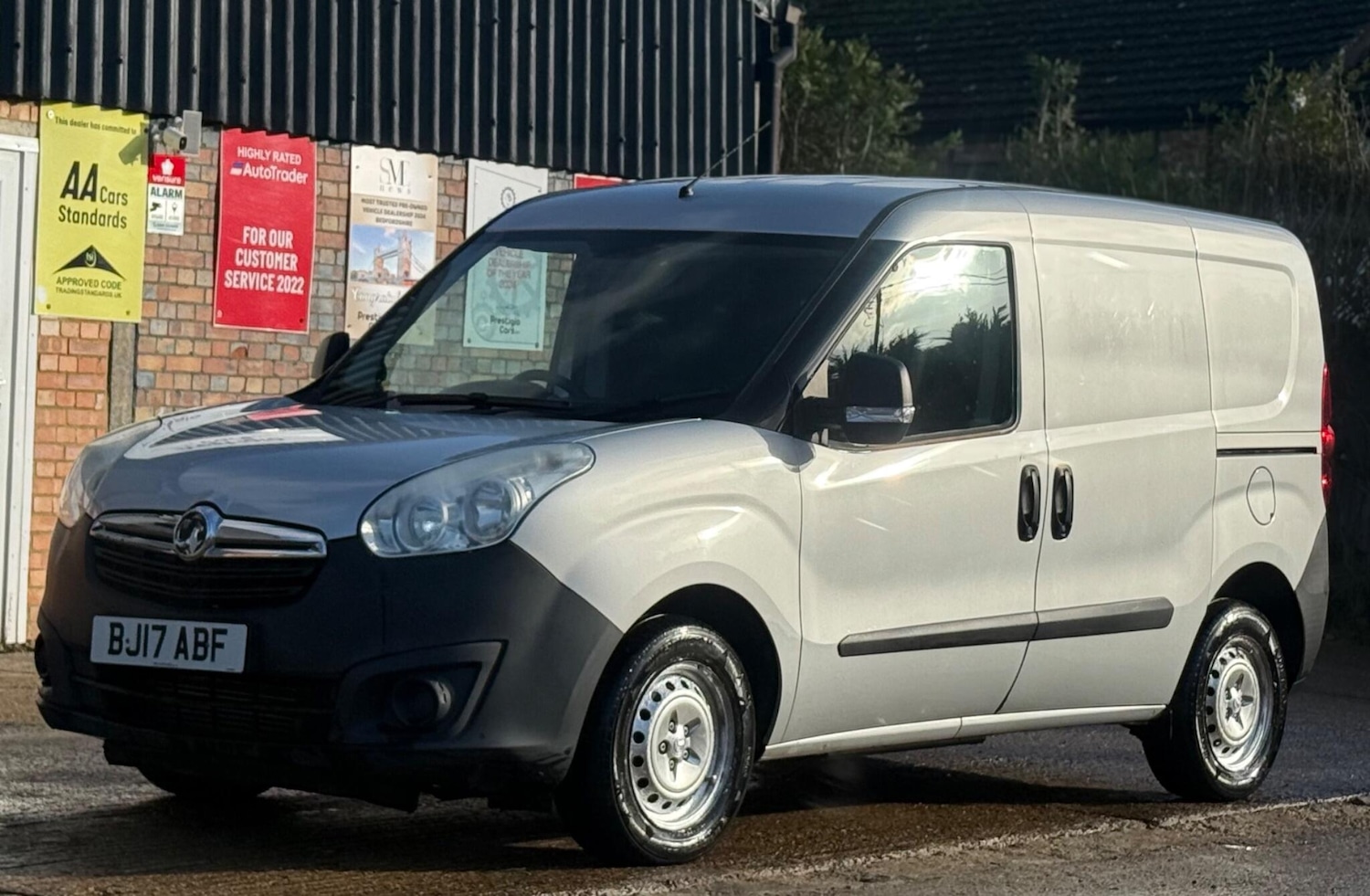 Used Vauxhall Combo 2017 for sale - 76565581: Photo 5