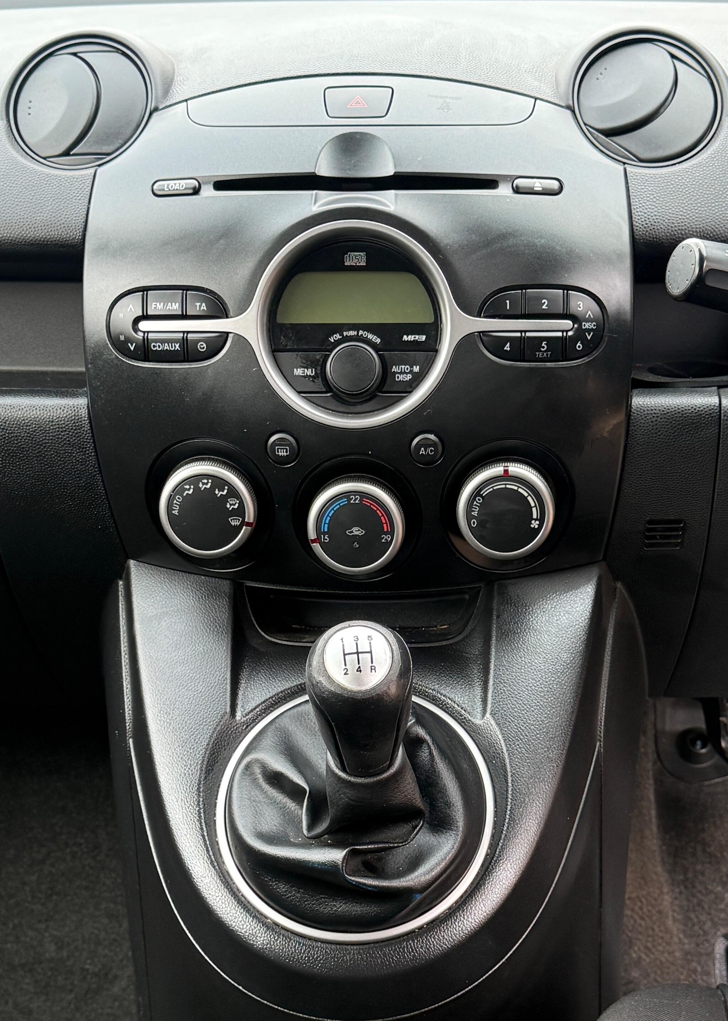 Used Mazda Mazda2 2010 for sale - 76422577: Photo 15