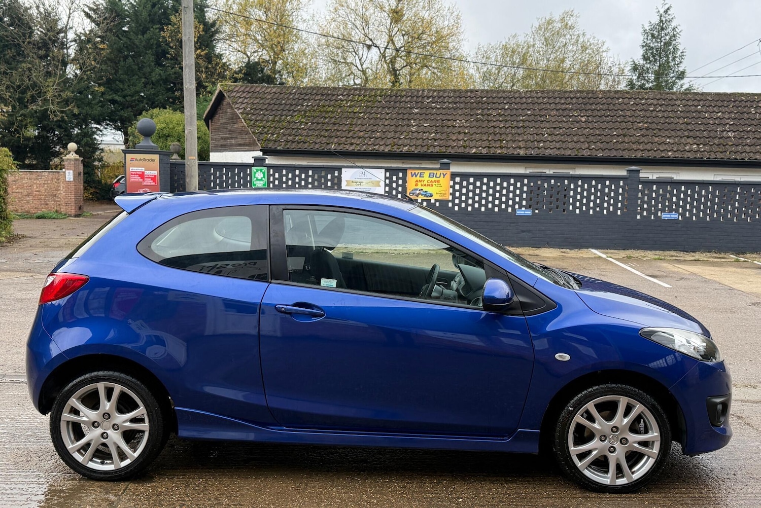 Used Mazda Mazda2 2010 for sale - 76422577: Photo 7