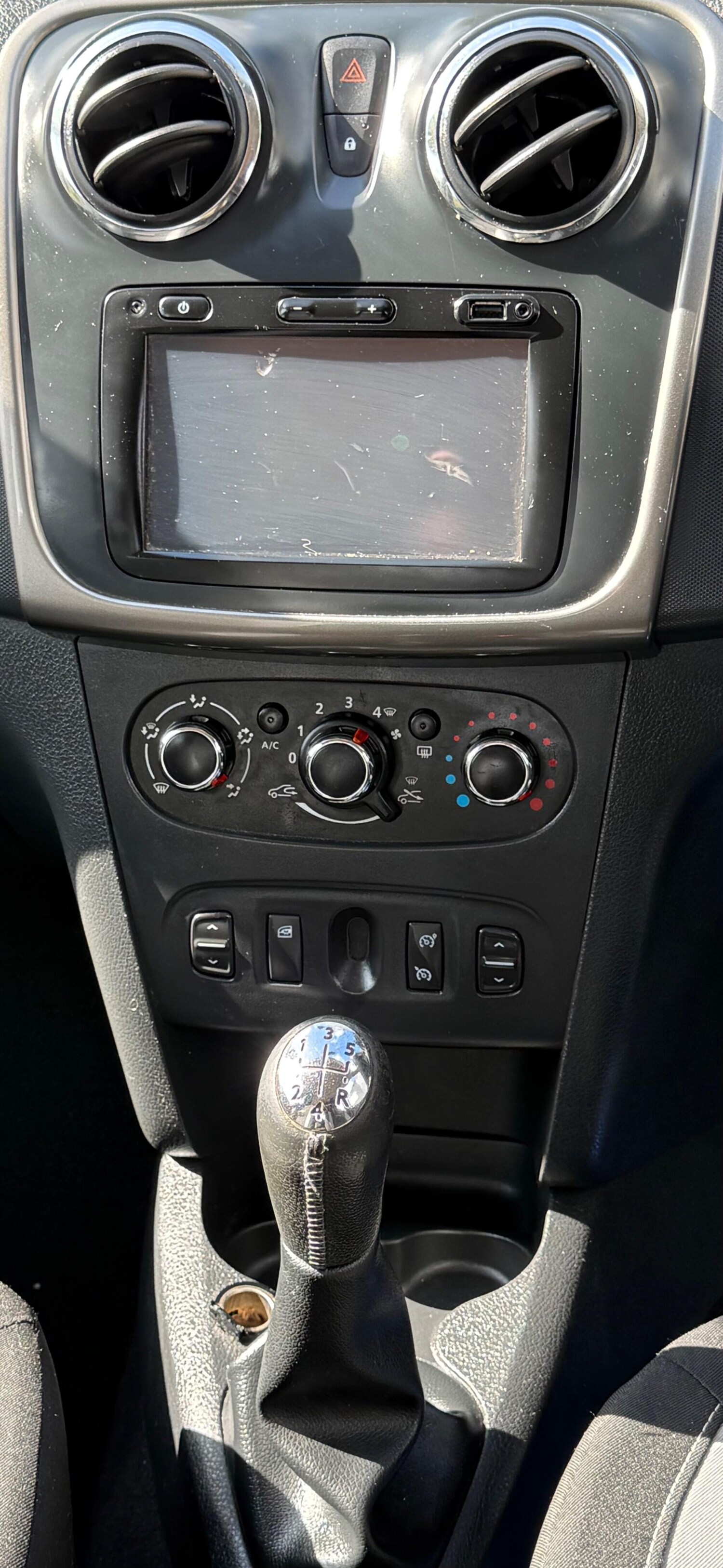 Used Dacia Sandero Stepway 2015 for sale - 78053642: Photo 18