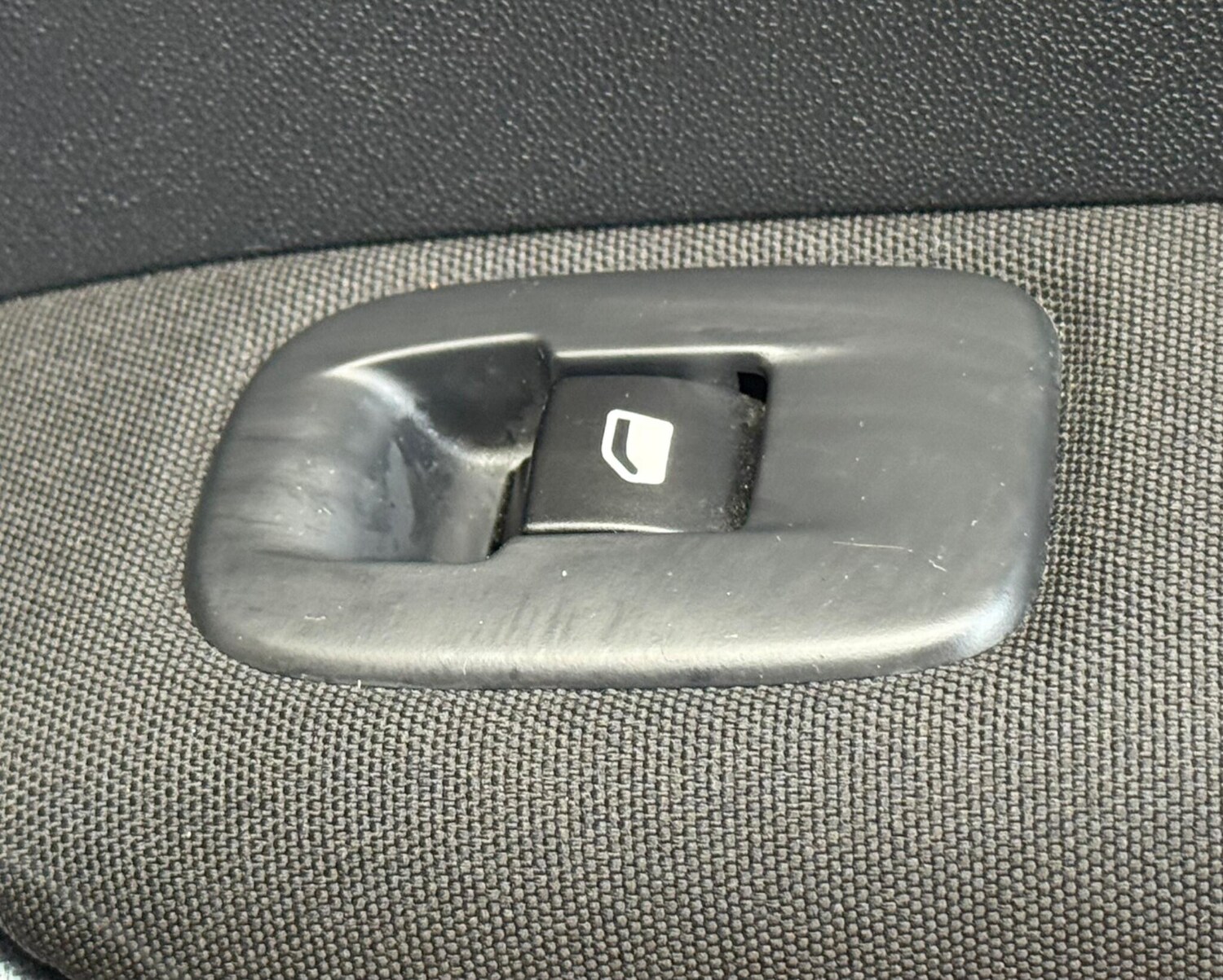 Used Peugeot 2008 2016 for sale - 77533642: Photo 39