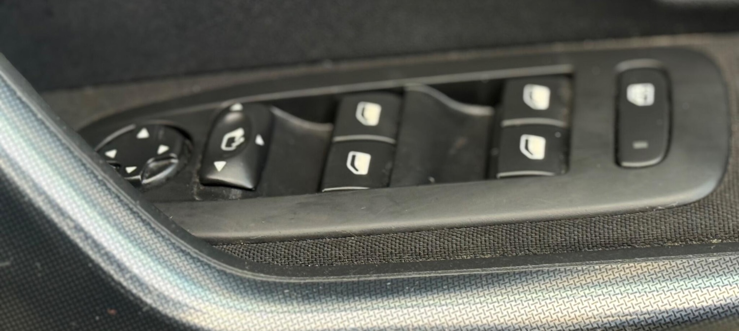 Used Peugeot 2008 2016 for sale - 77533642: Photo 40