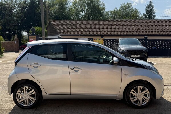 Used Toyota AYGO 2014 for sale - 75517504: Photo 10