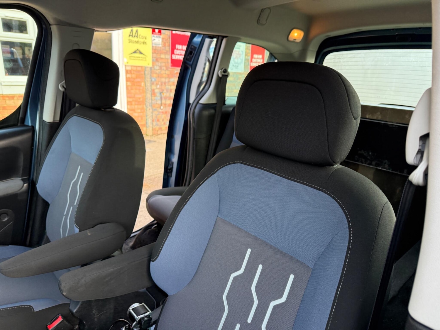 Used Peugeot Partner Tepee 2012 for sale - 77310931: Photo 37