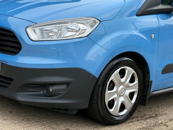 Used Ford Transit Courier 2015 for sale - 76077159: Photo 25