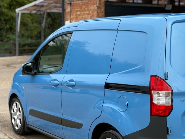 Used Ford Transit Courier 2015 for sale - 76077159: Photo 29