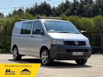 How to Replace the battery on the VW Transporter 2006 to 2013