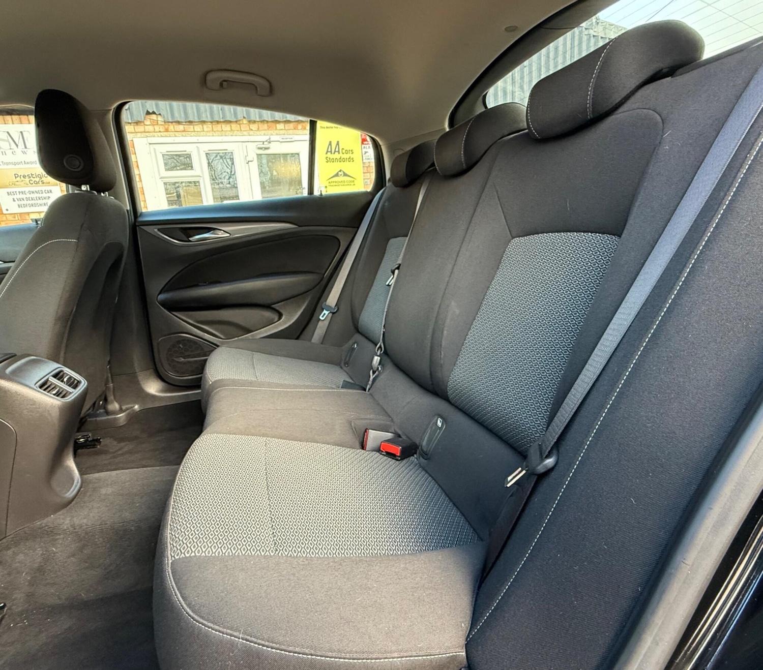 Used Vauxhall Insignia 2017 for sale - 76637999: Photo 13