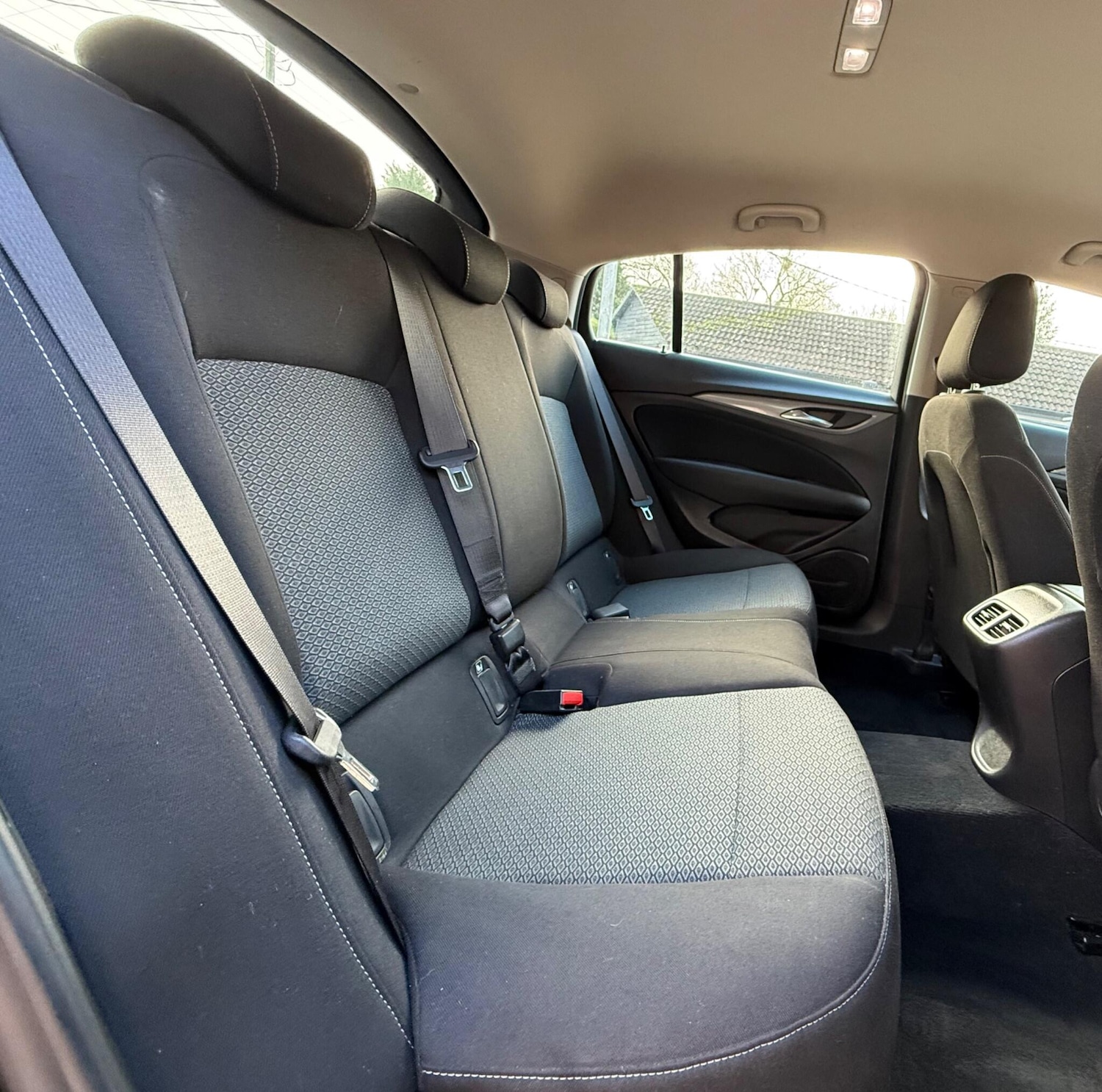 Used Vauxhall Insignia 2017 for sale - 76637999: Photo 16