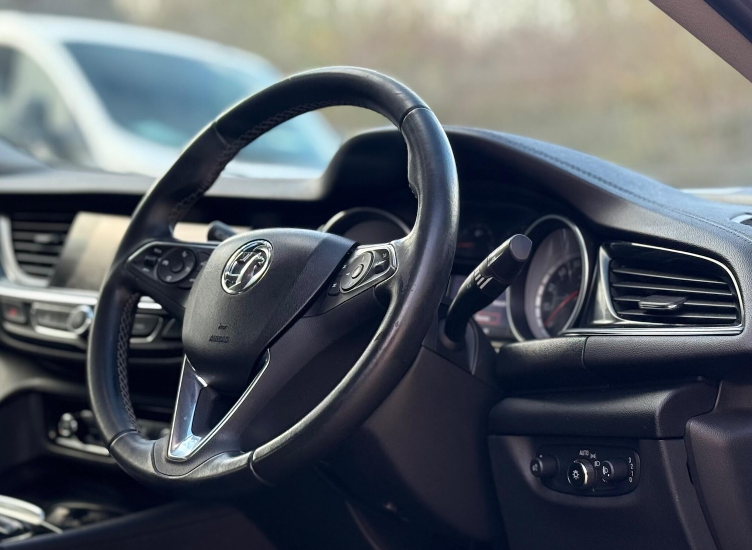 Used Vauxhall Insignia 2017 for sale - 76637999: Photo 5