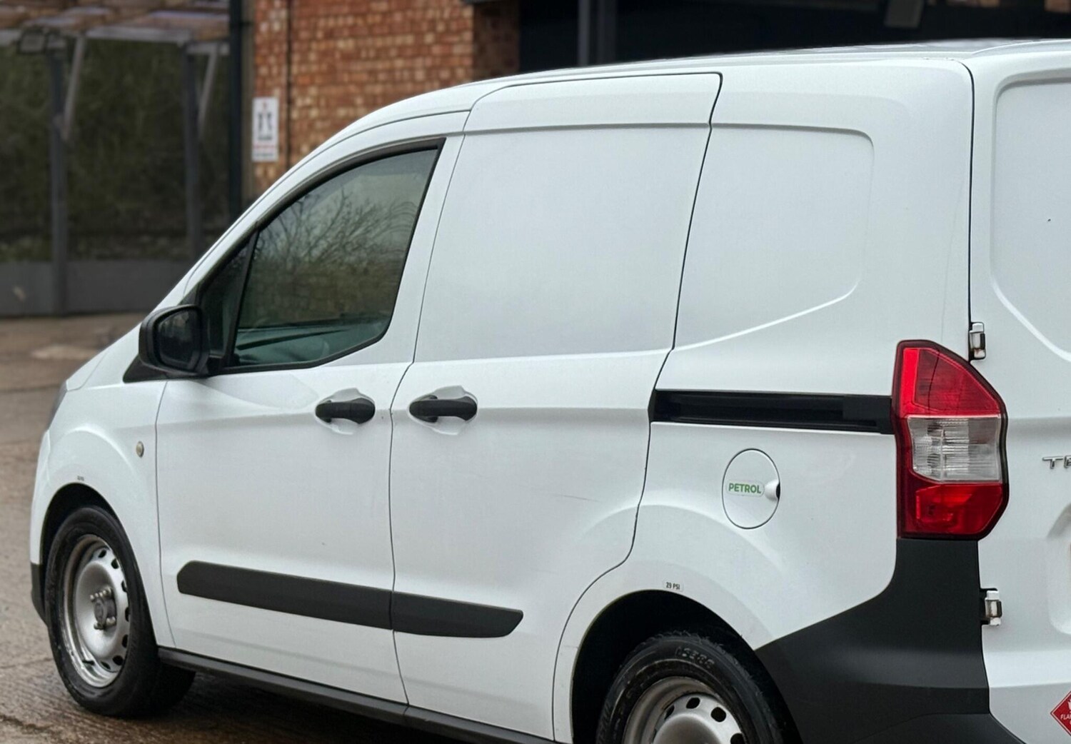 Used Ford Transit Courier 2020 for sale - 77200776: Photo 31