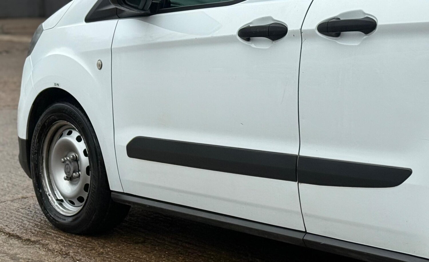 Used Ford Transit Courier 2020 for sale - 77200776: Photo 32