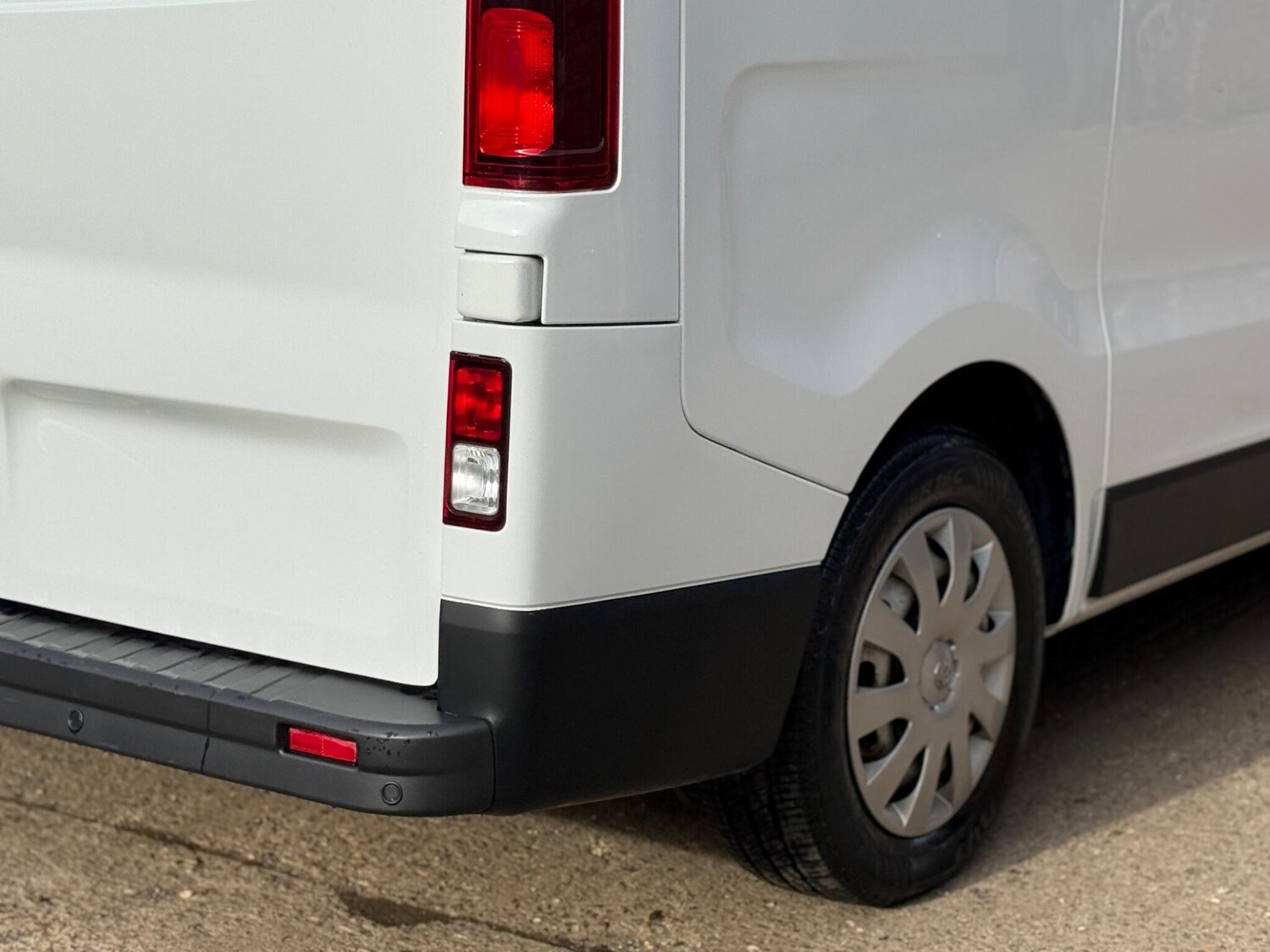 Used Vauxhall Vivaro 2017 for sale - 77845488: Photo 31