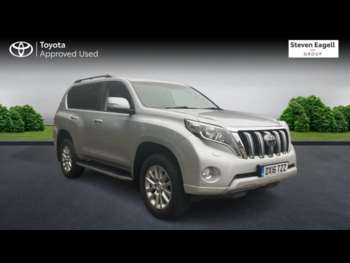 2016 (16) - 2.8 D-4D Invincible Auto 5dr 7 Seats