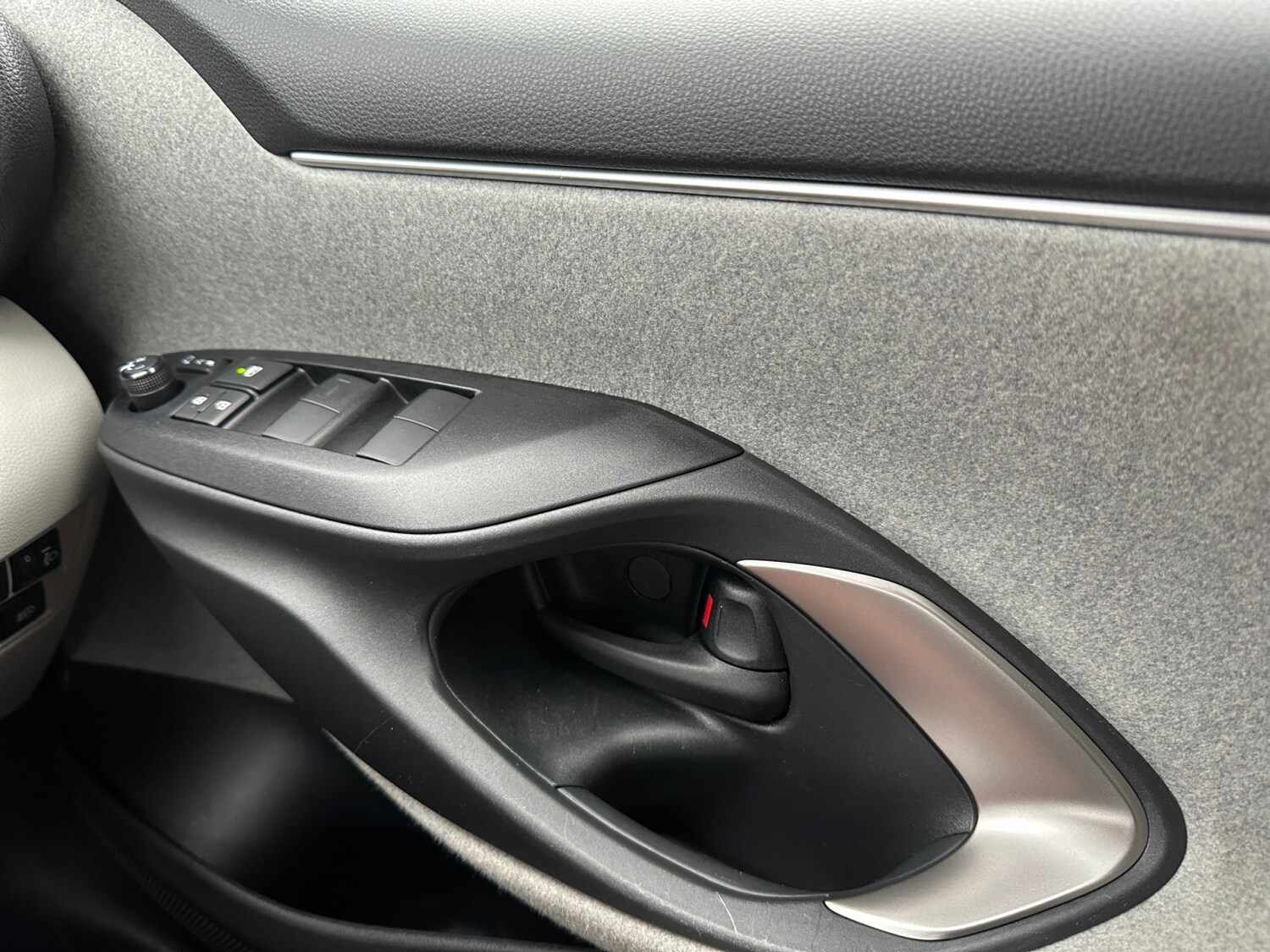 Used Toyota Yaris 2020 for sale - 77036104: Photo 27