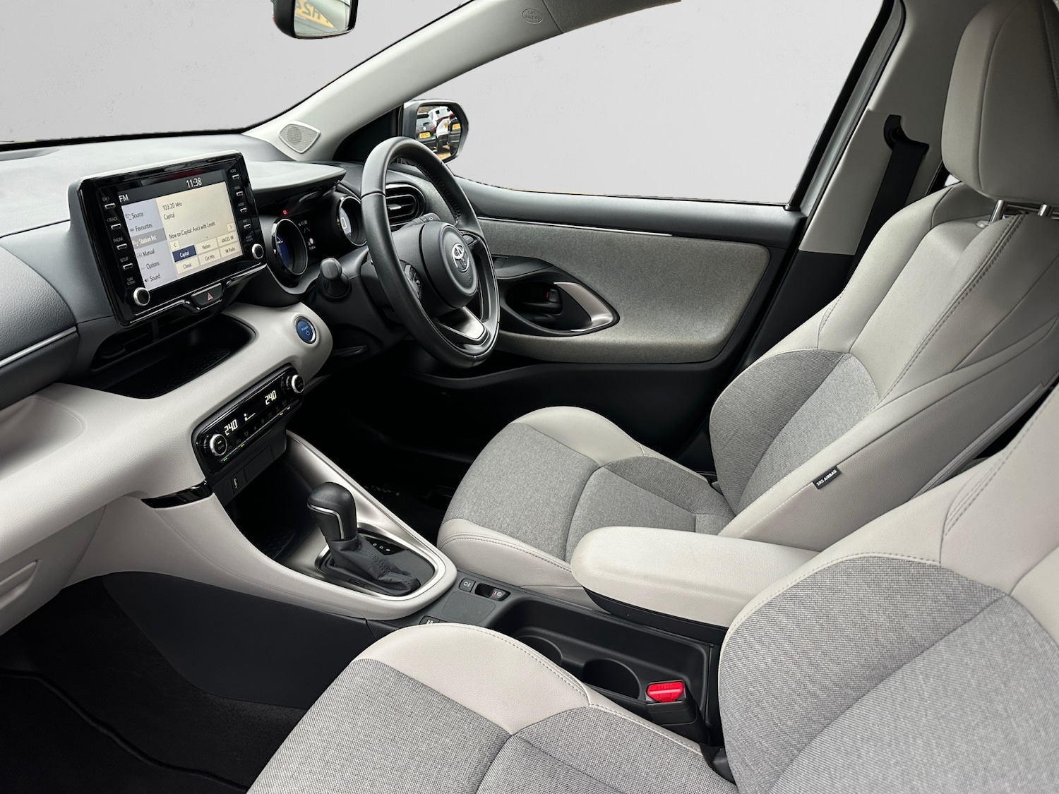 Used Toyota Yaris 2020 for sale - 77036104: Photo 6