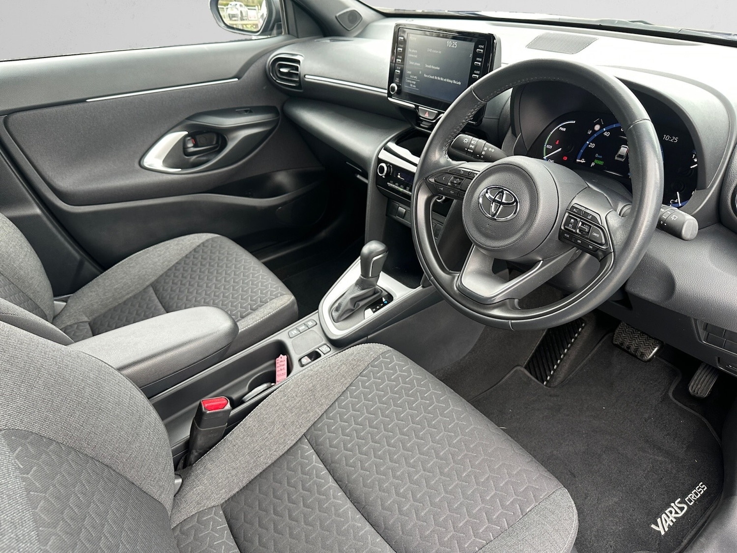 Used Toyota Yaris Cross 2023 for sale - 76534010: Photo 14