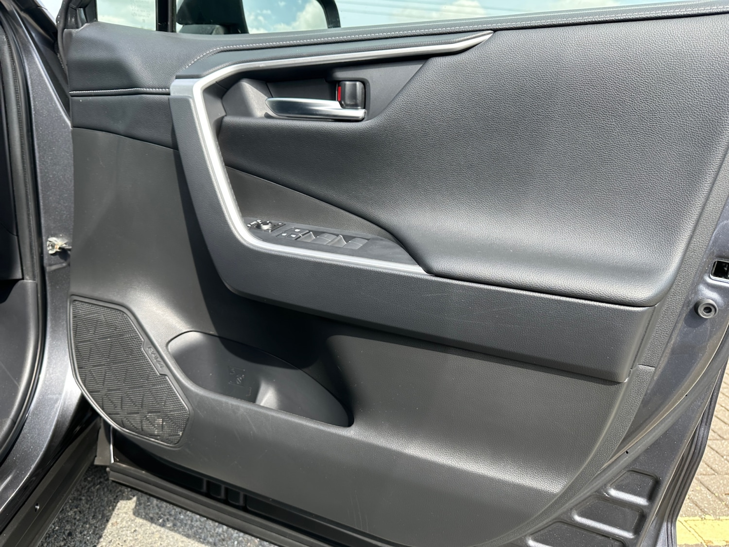 Used Toyota RAV4 2020 for sale - 76533868: Photo 27