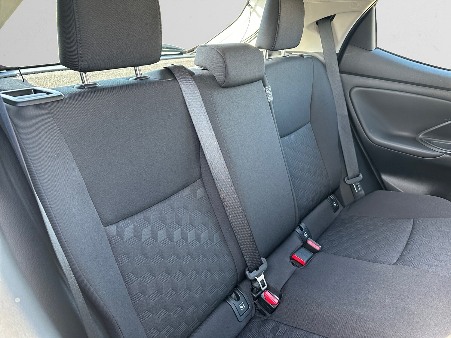 Used Toyota Yaris 2024 for sale - 77918010: Photo 11