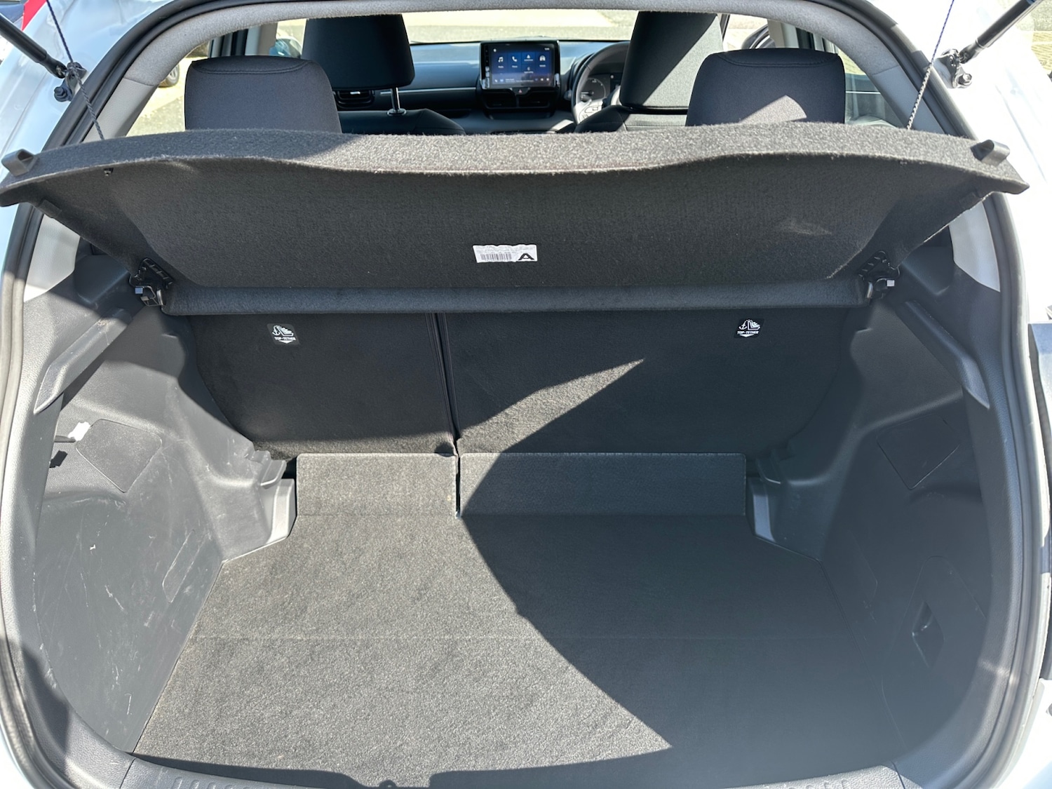 Used Toyota Yaris 2024 for sale - 77918010: Photo 20