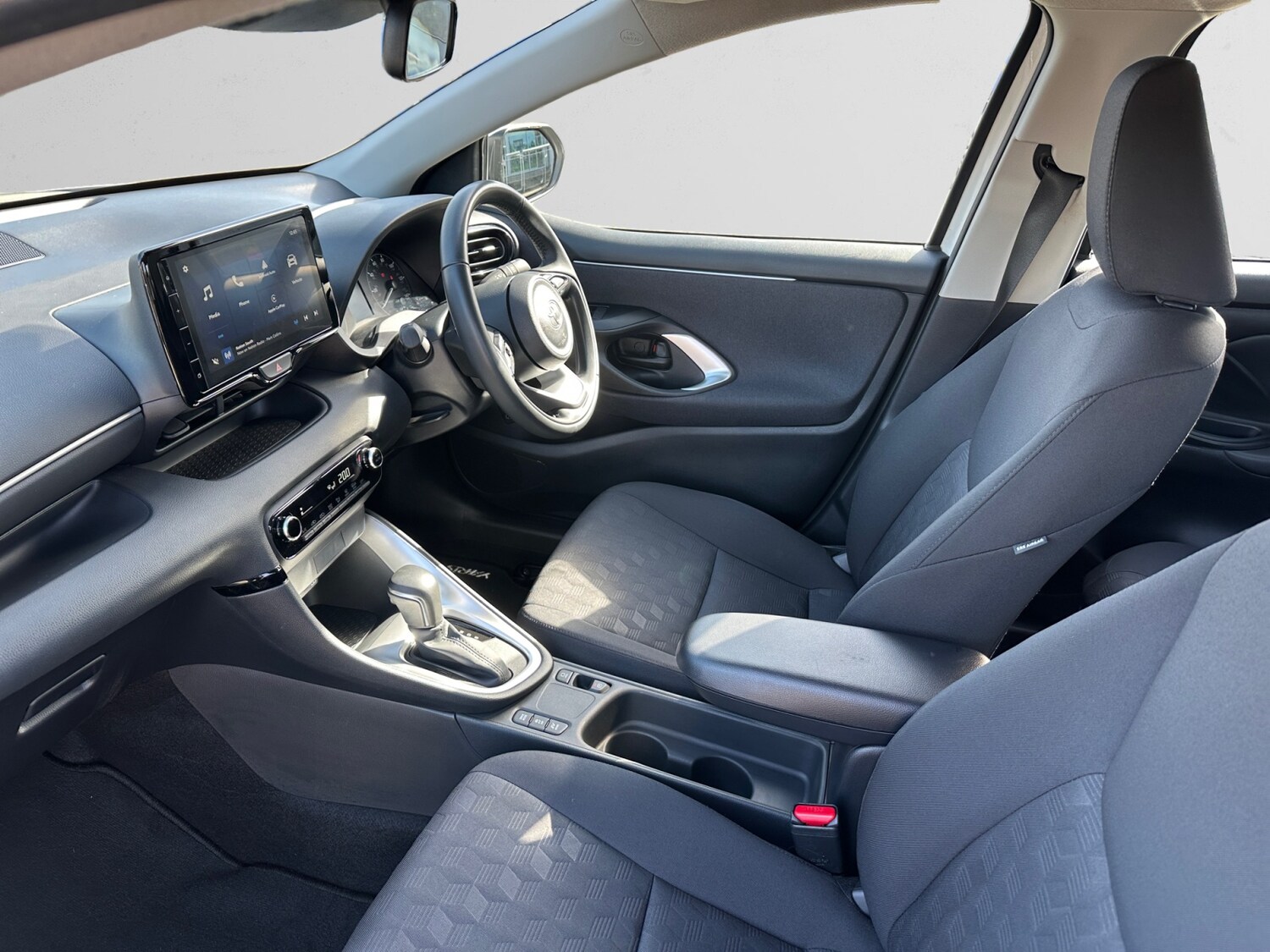 Used Toyota Yaris 2024 for sale - 77918010: Photo 6