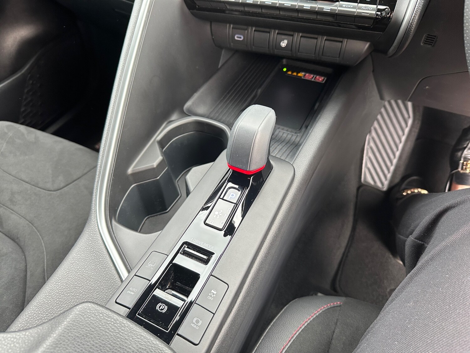 Used Toyota C-HR 2024 for sale - 76533767: Photo 10