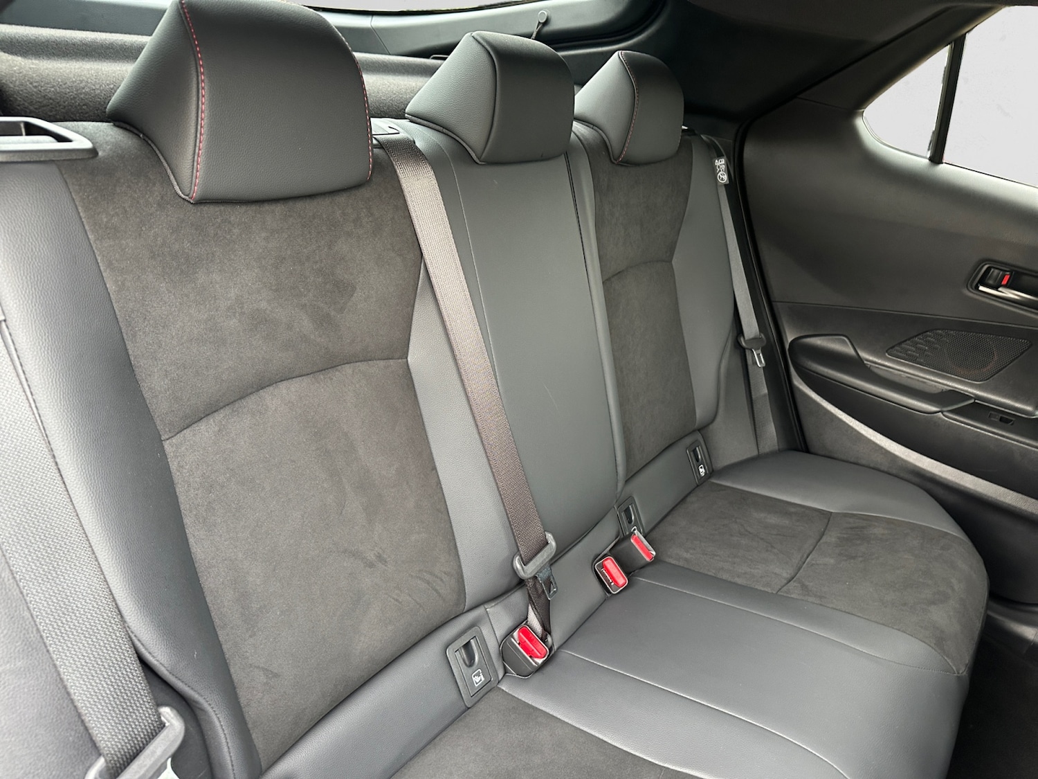 Used Toyota C-HR 2024 for sale - 76533767: Photo 11