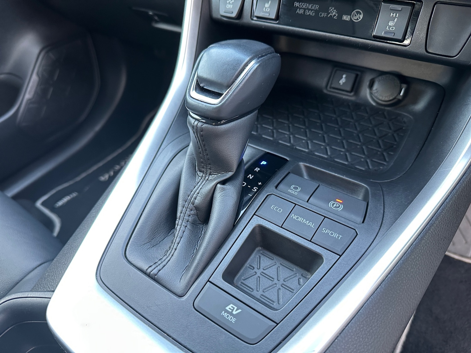 Used Toyota RAV4 2021 for sale - 77232256: Photo 10