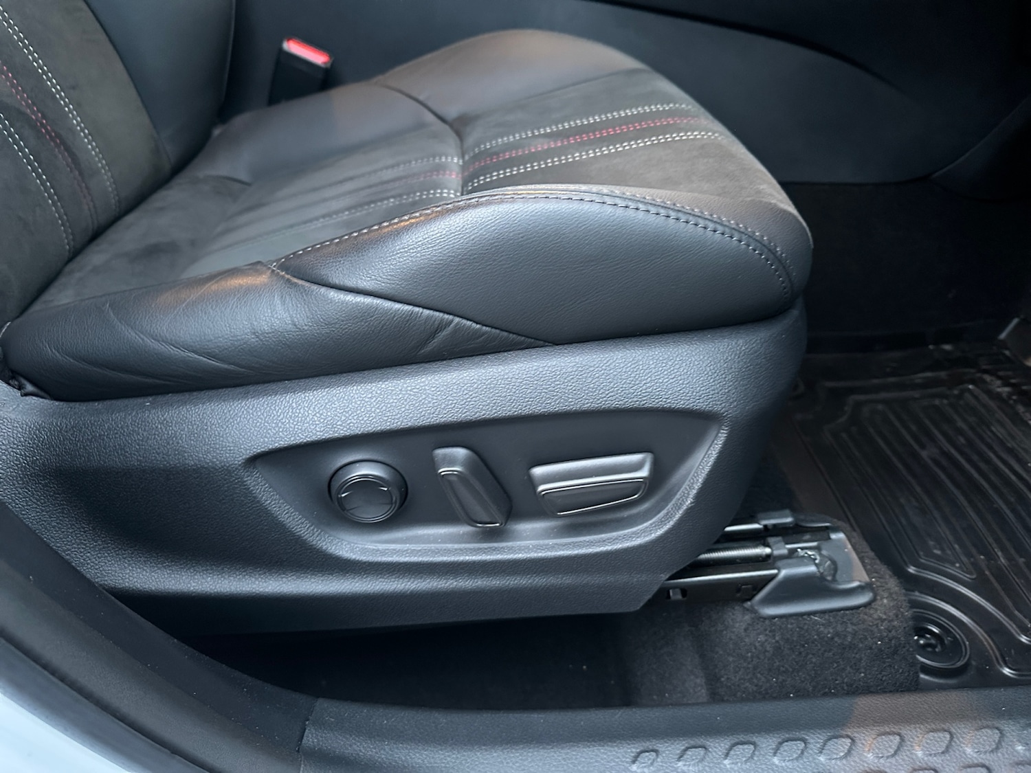 Used Toyota C-HR 2023 for sale - 77434753: Photo 25